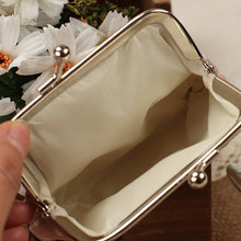 Учитај слику у прегледач галерије, Женска мини торбица од памука на точкице са уоквиреним копчом за промену новчаника