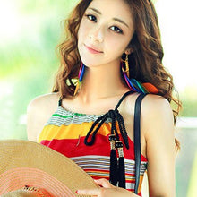 Учитај слику у прегледач галерије, Лади Бохемиан у контрастној боји ручно рађено перо дуге висеће ушне минђуше