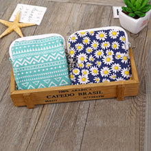 Учитај слику у прегледач галерије, Женске девојке са патент затварачем торбица за слатке карикатуре, држач за салвете, торба за пешкире