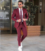 Cargar imagen en el visor de la galería, Elegante traje personalizado de color Burdeos para hombre, Blazers para fiesta de graduación, chaqueta de 2 piezas + Pantalones, trajes de boda para novio, esmoquin con solapa con muescas para hombre