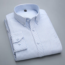 Cargar imagen en el visor de la galería, Camisas Oxford de manga larga a rayas a cuadros para hombre, camisa informal de algodón con botones de ajuste estándar y un solo bolsillo tipo parche