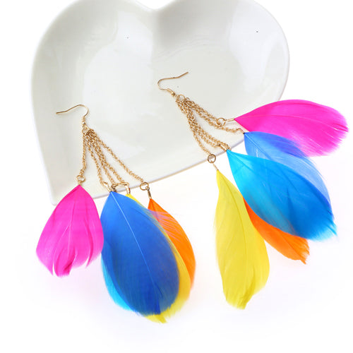 Pendientes largos con forma de pluma hechos a mano de Color de contraste bohemio para mujer