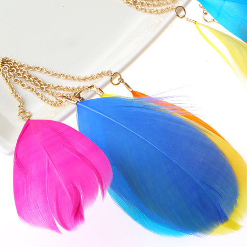 Pendientes largos con forma de pluma hechos a mano de Color de contraste bohemio para mujer